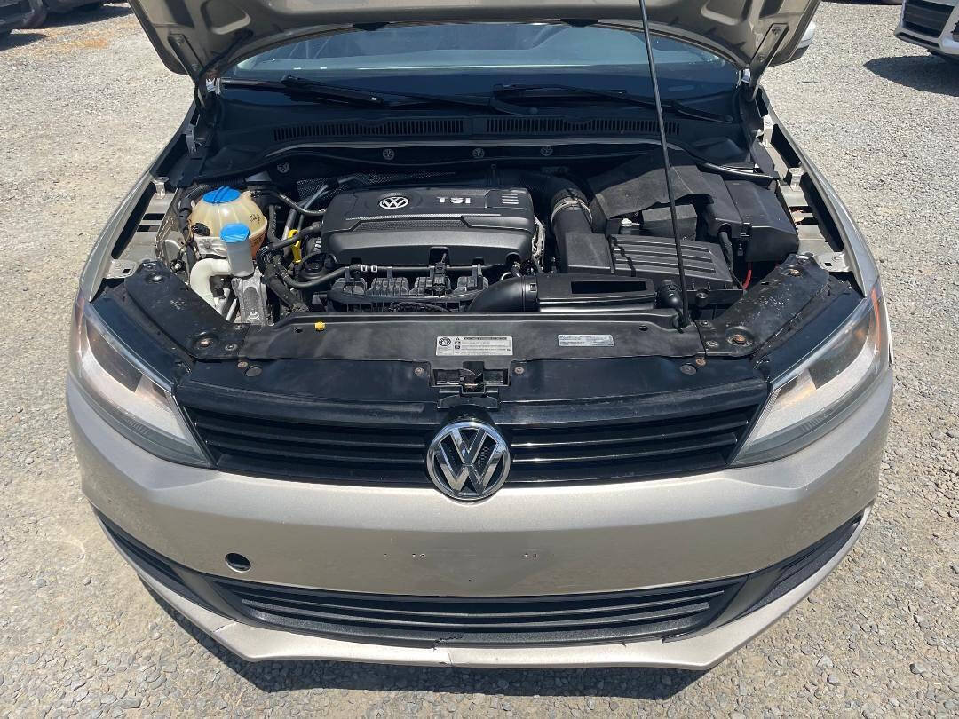 Used 2014 Volkswagen Jetta SE FWD image 24