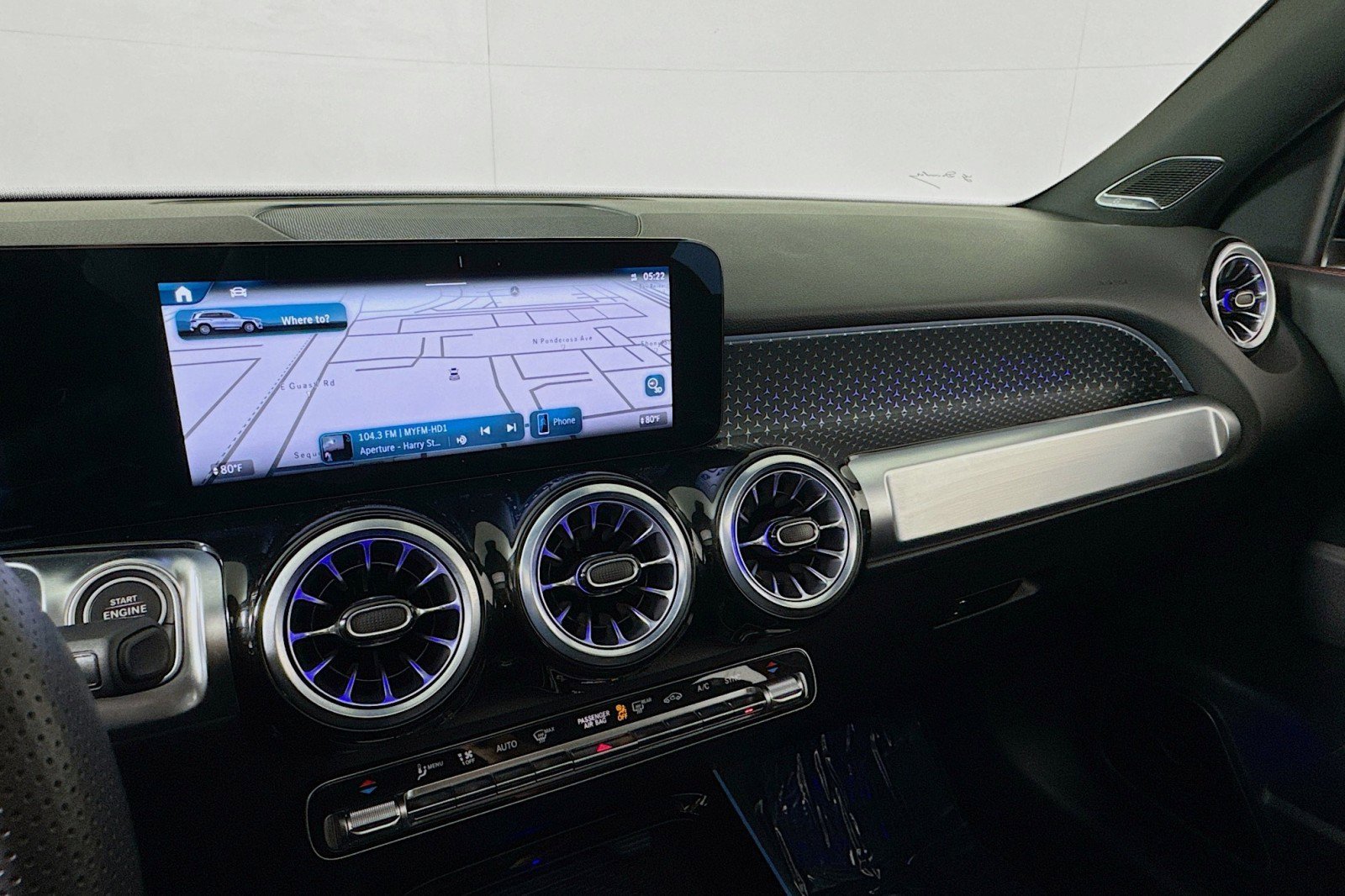 Certified 2025 Mercedes-Benz GLB 35 AMG 4MATIC image 21