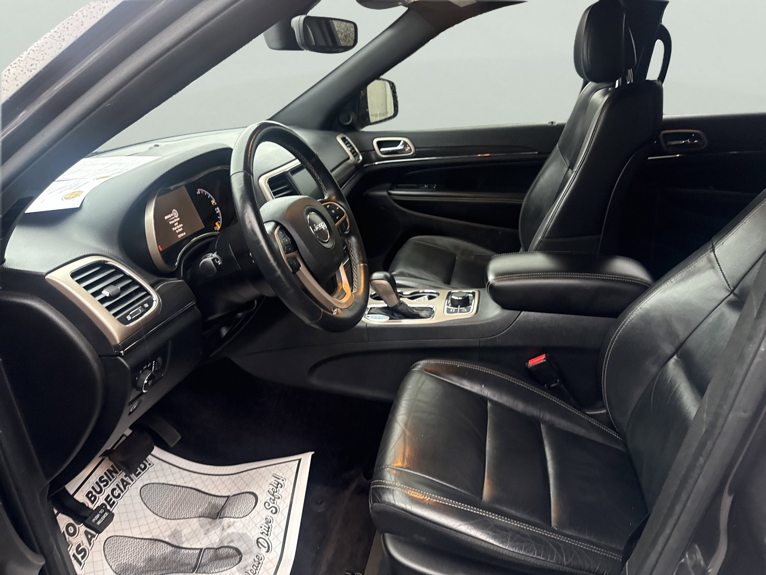 Used 2017 Jeep Grand Cherokee Limited image 17