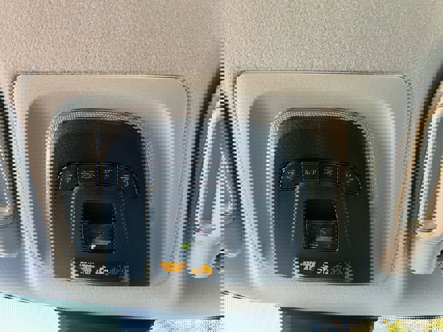 Used 2023 Toyota Corolla LE image 29