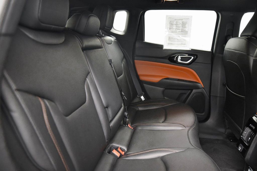 Used 2024 Jeep Compass Limited image 14