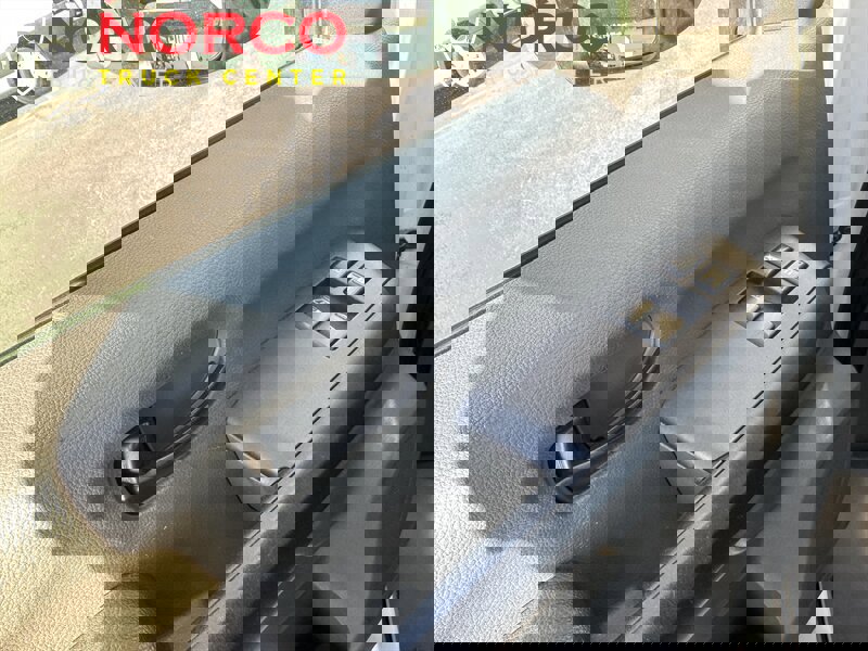 Used 2019 Nissan NV 2500 SV image 19