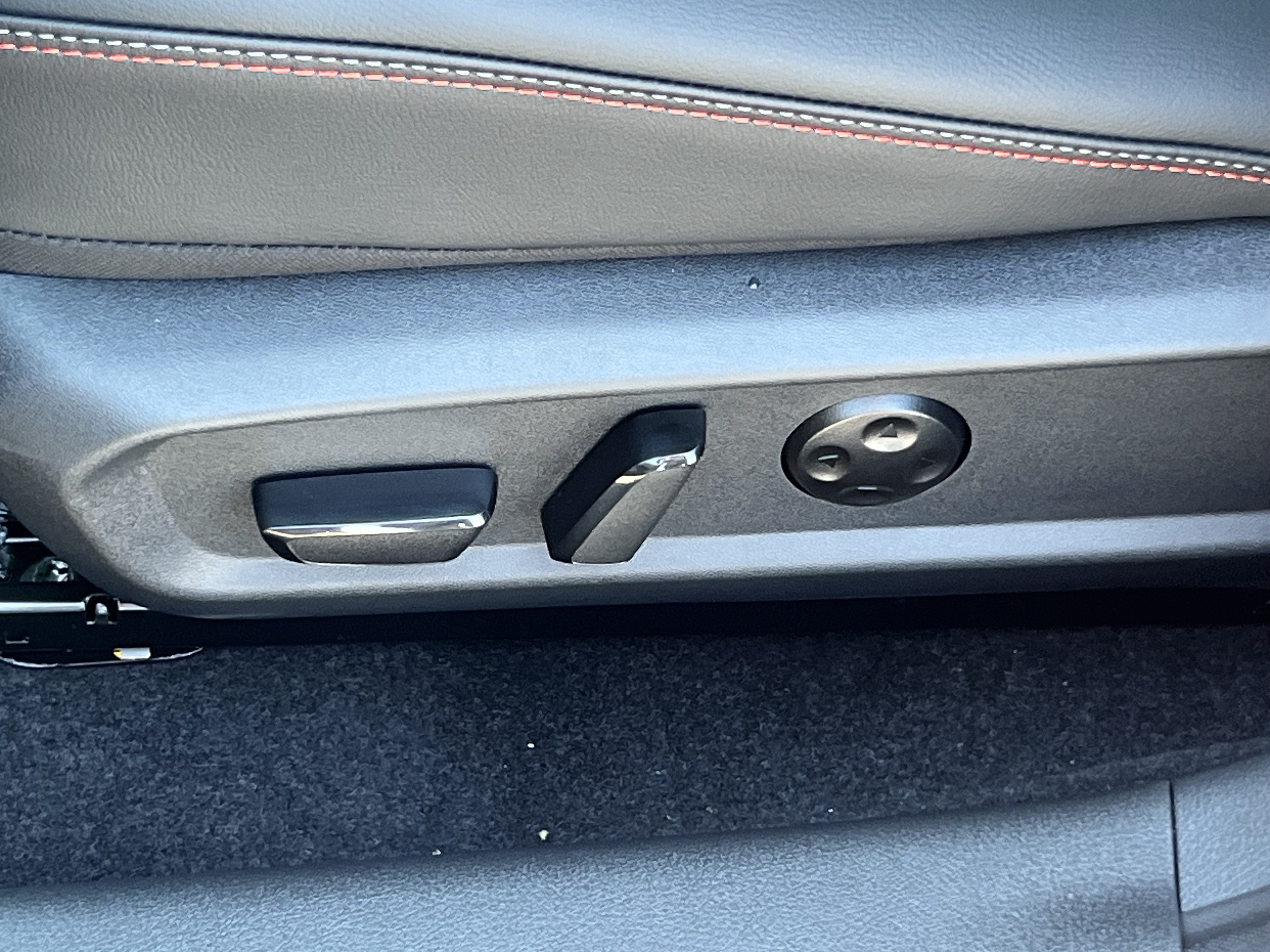 New 2027 Nissan Sentra SR w/ SR Premium Package FWD image 16