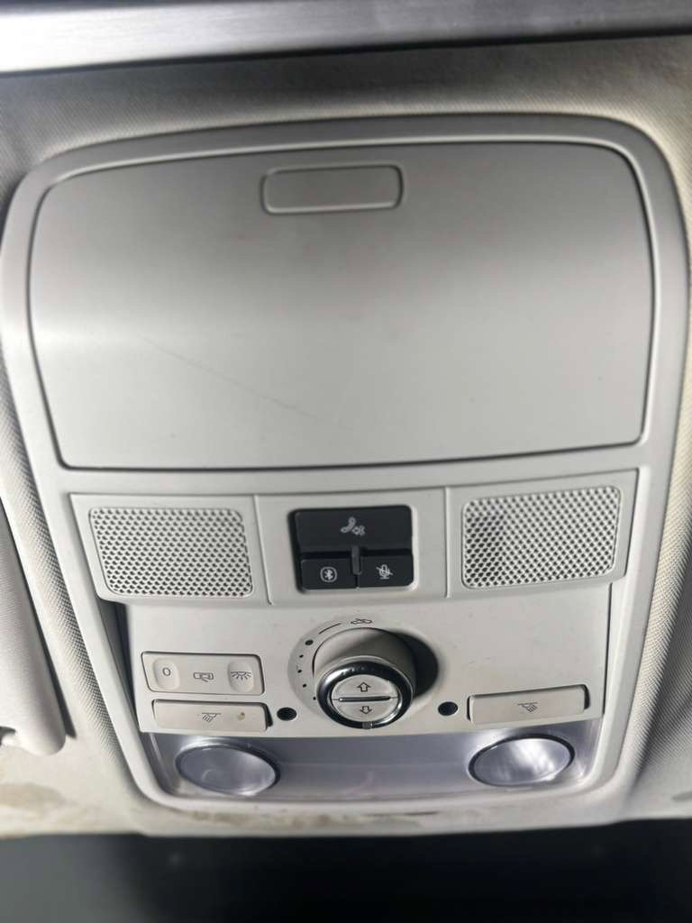 Used 2011 Volkswagen Tiguan S image 18