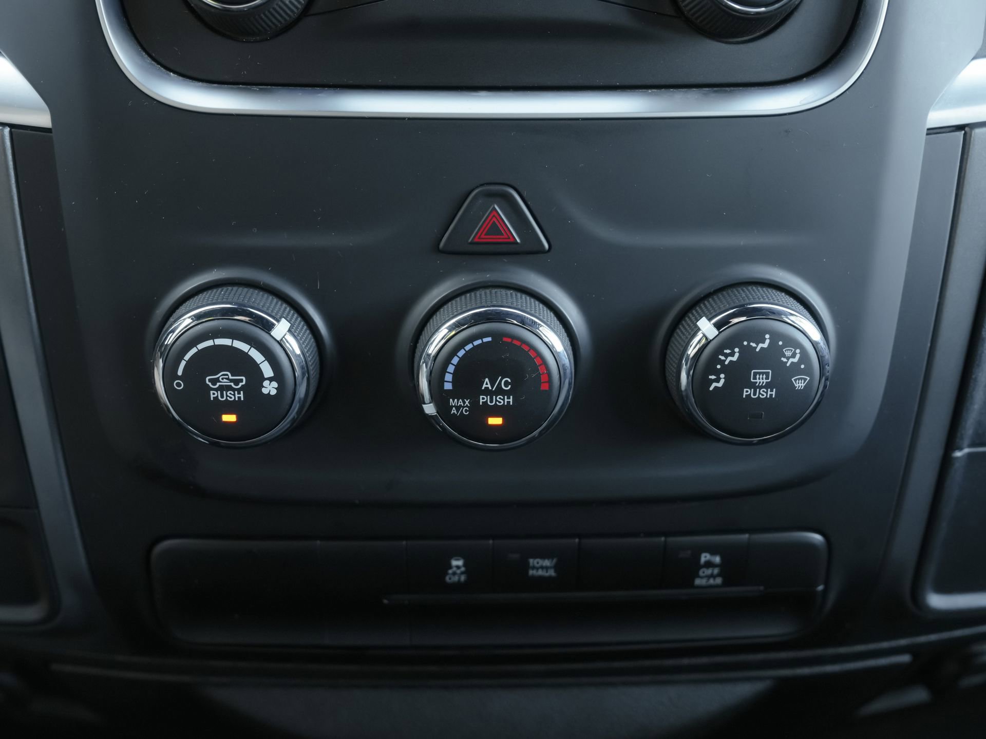 Used 2024 RAM 1500 Classic Warlock RWD image 15