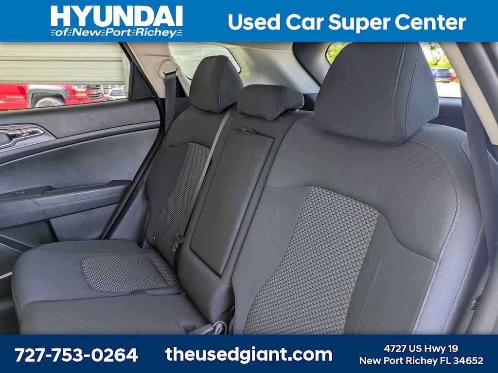 Used 2023 Kia Sportage LX FWD image 13
