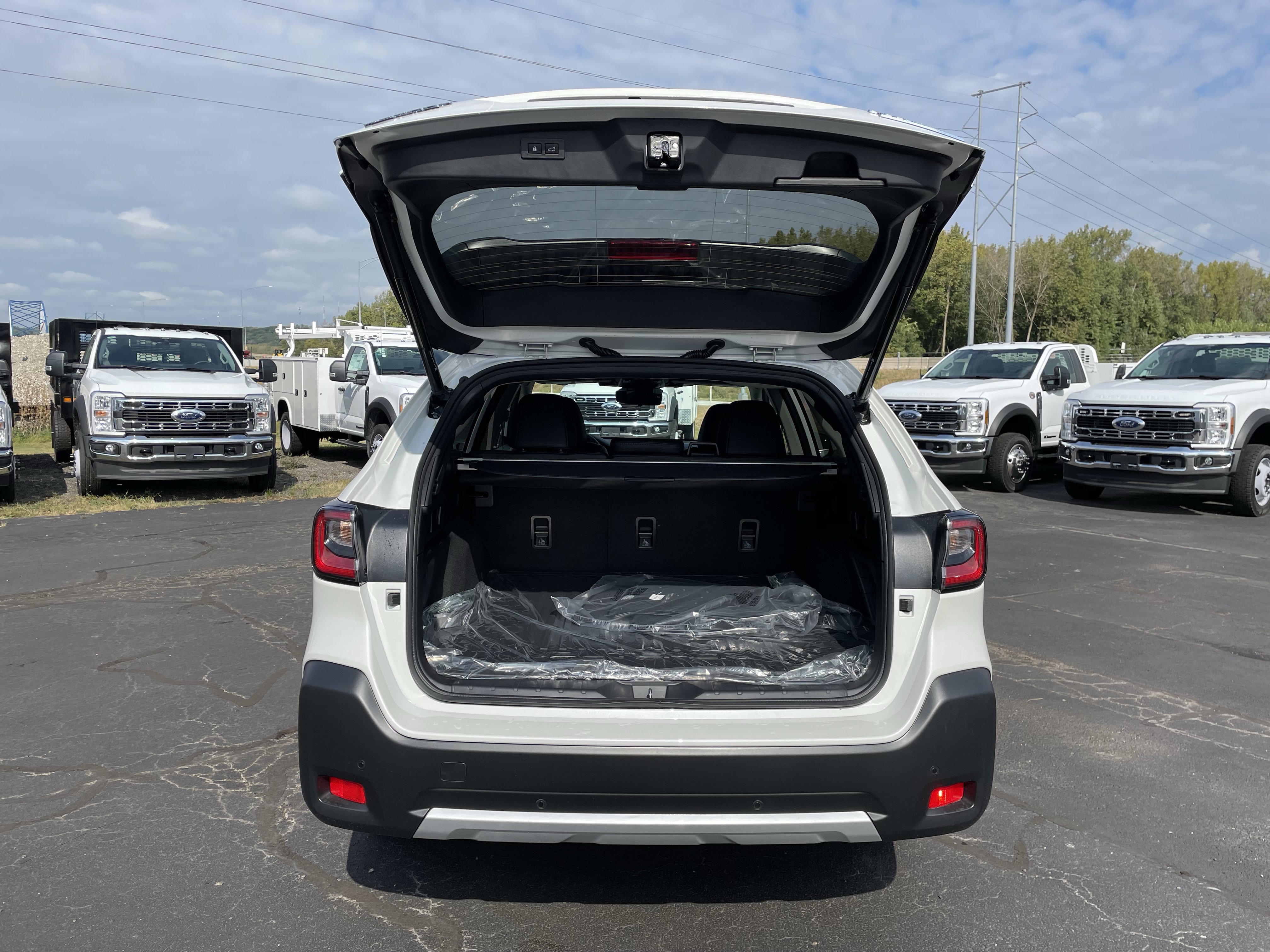 New 2025 Subaru Outback Touring XT image 5