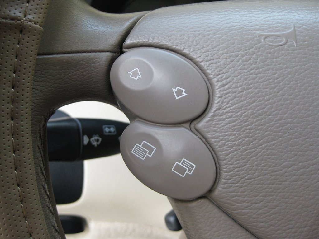 Used 2008 Mercedes-Benz CLK 350 Cabriolet image 17