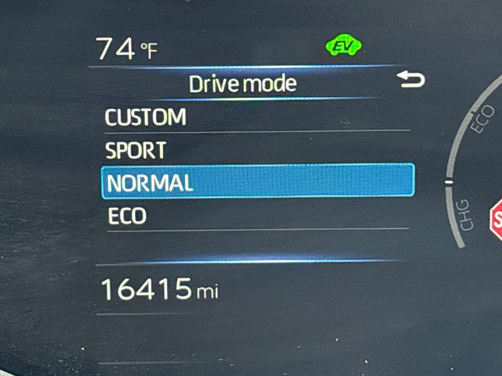 Used 2025 Toyota Prius LE FWD image 40