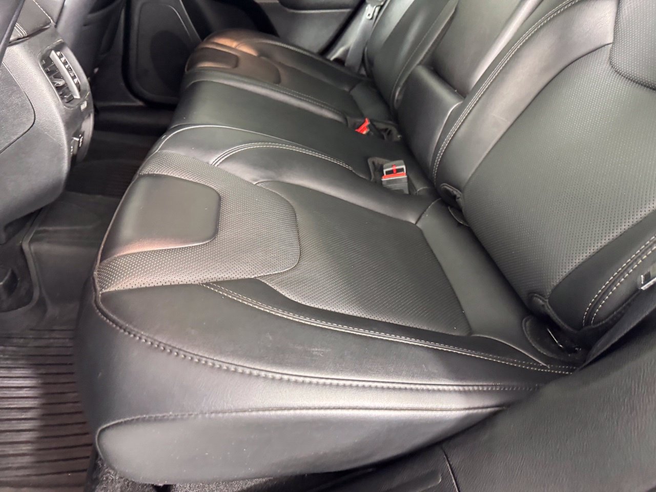 Used 2022 Jeep Cherokee Limited w/ Mopar Interior Package AWD/4WD image 29