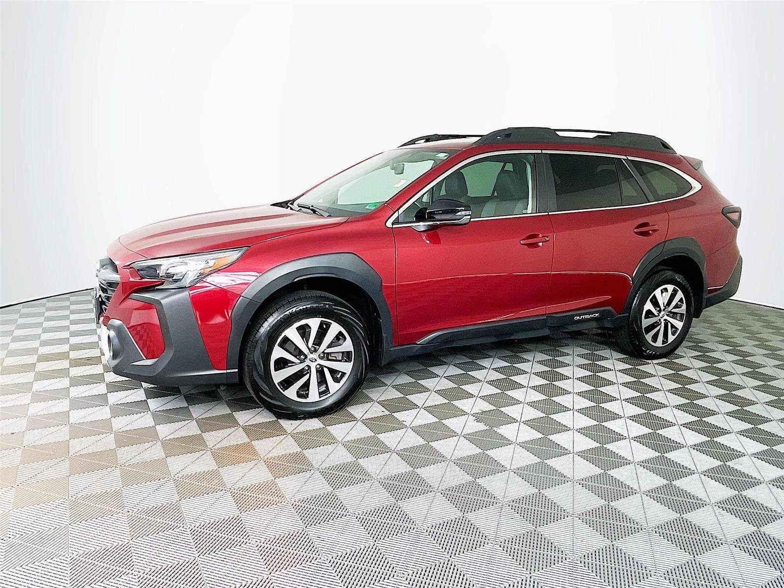 Used 2025 Subaru Outback Premium AWD/4WD image 4