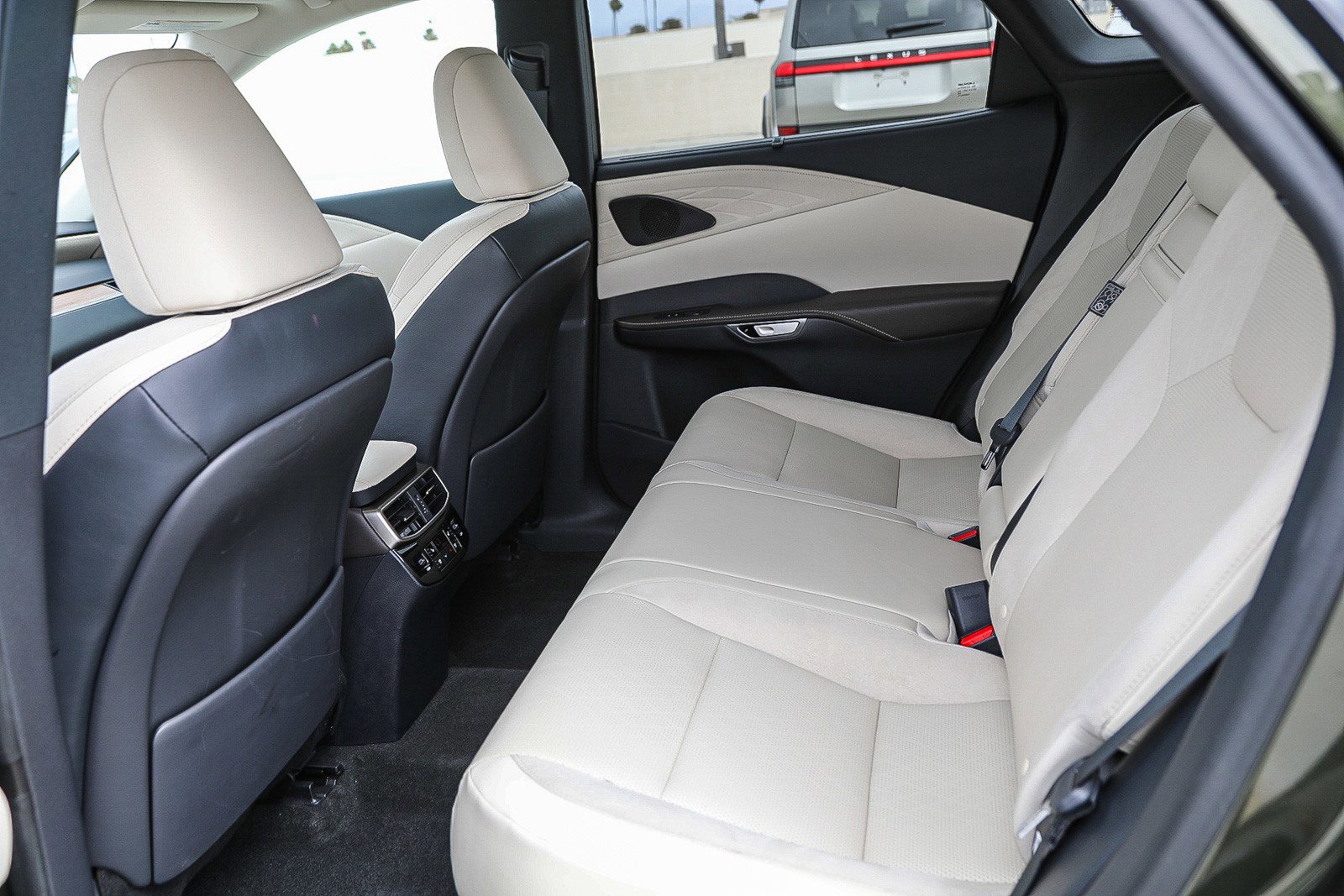 Used 2023 Lexus RX 350 FWD w/ Cold Area Package image 18