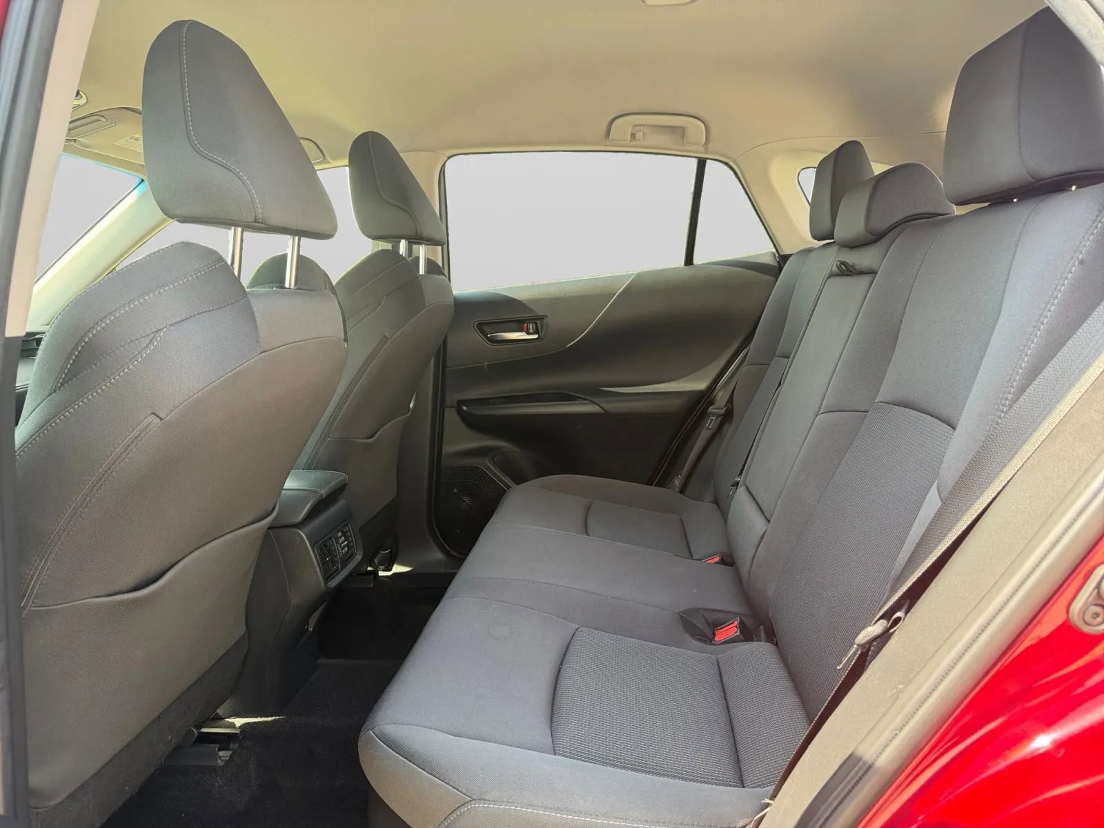 Used 2021 Toyota Venza LE image 26