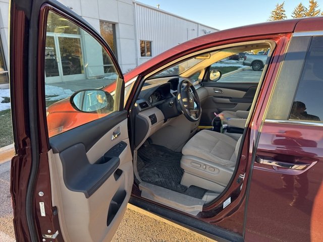 Used 2016 Honda Odyssey SE image 4