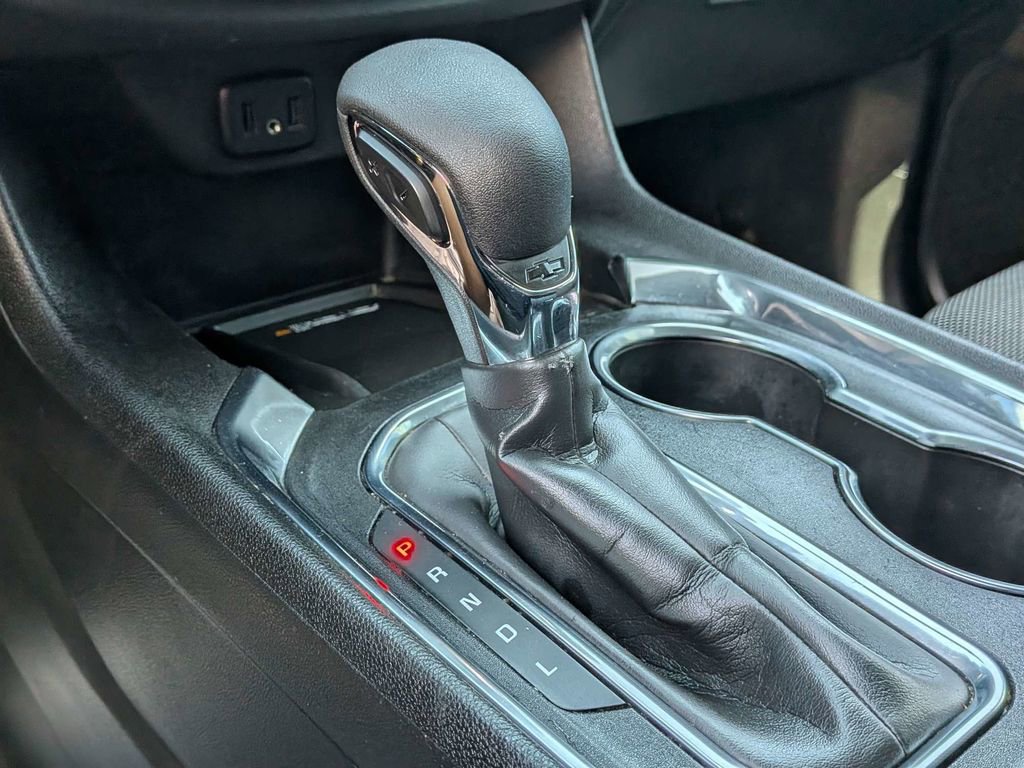 Used 2022 Chevrolet Traverse LT image 22