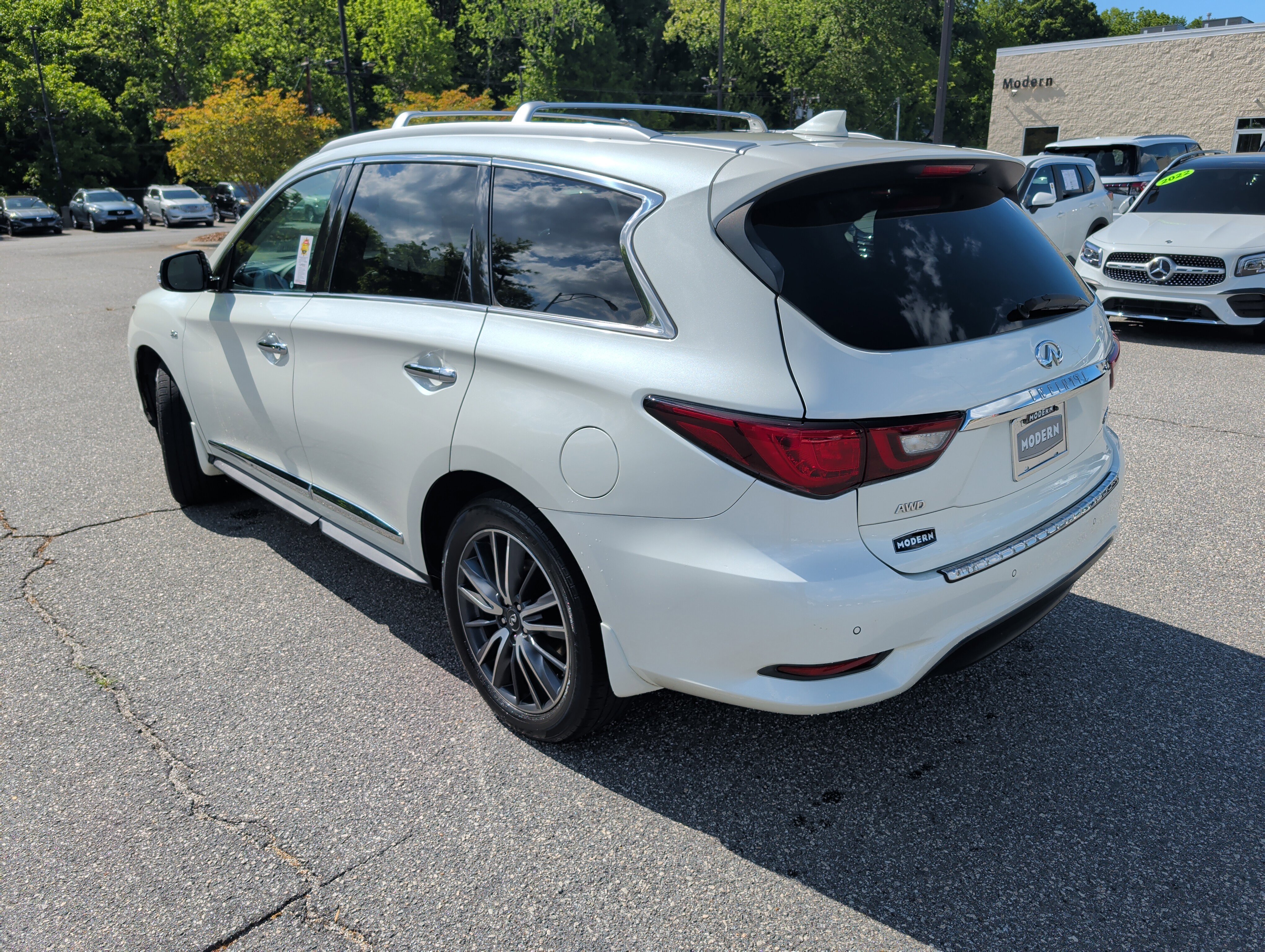 Used 2019 INFINITI QX60 Luxe w/ Sensory Package AWD/4WD image 5