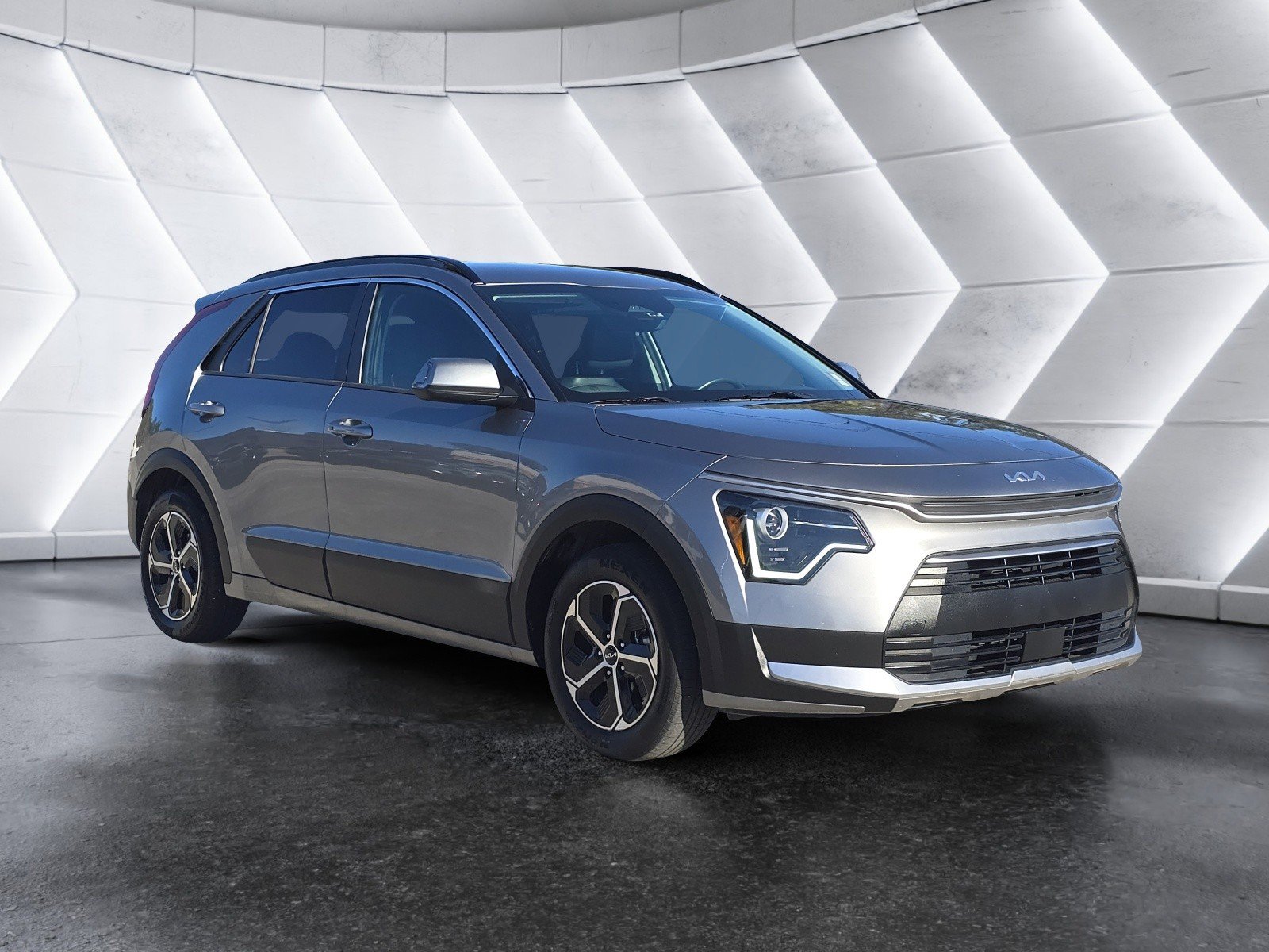 Used 2023 Kia Niro EX