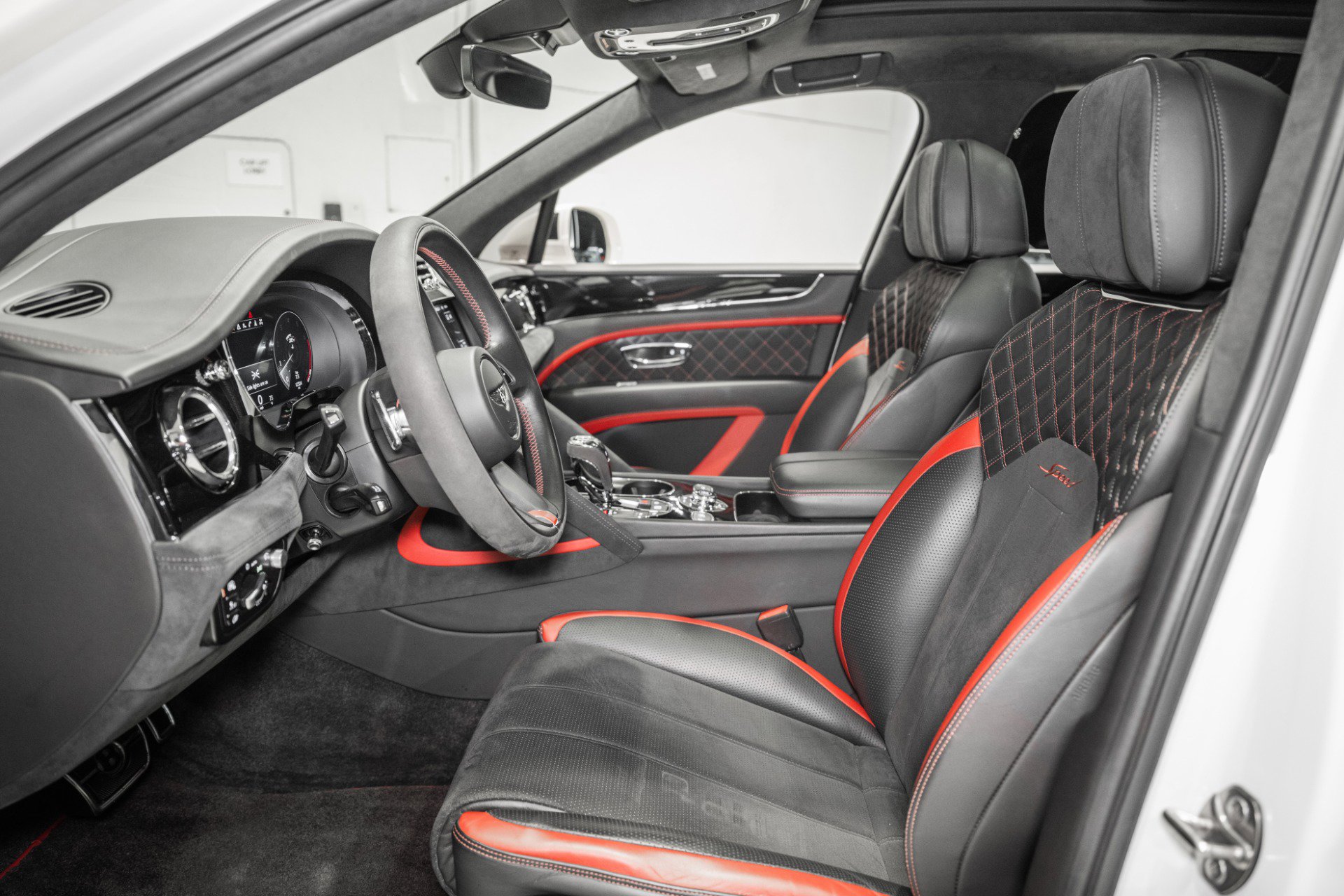 Used 2021 Bentley Bentayga Speed image 18