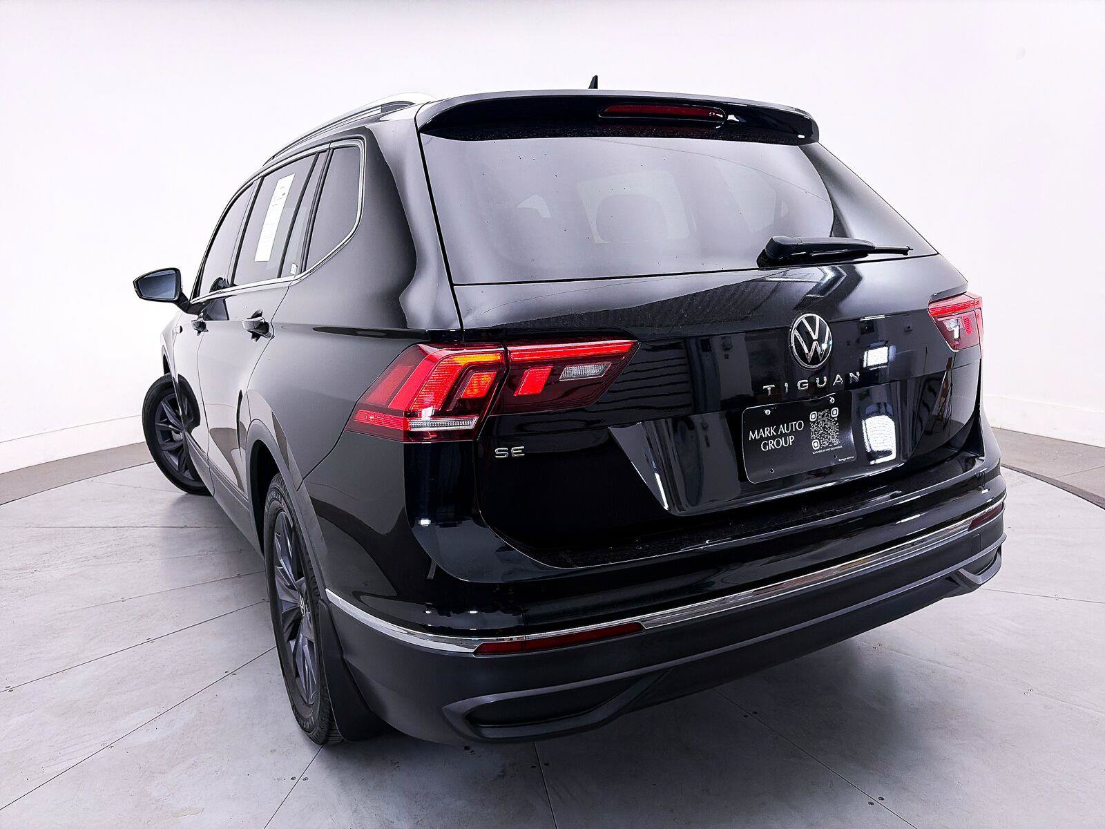 Used 2022 Volkswagen Tiguan SE FWD image 4