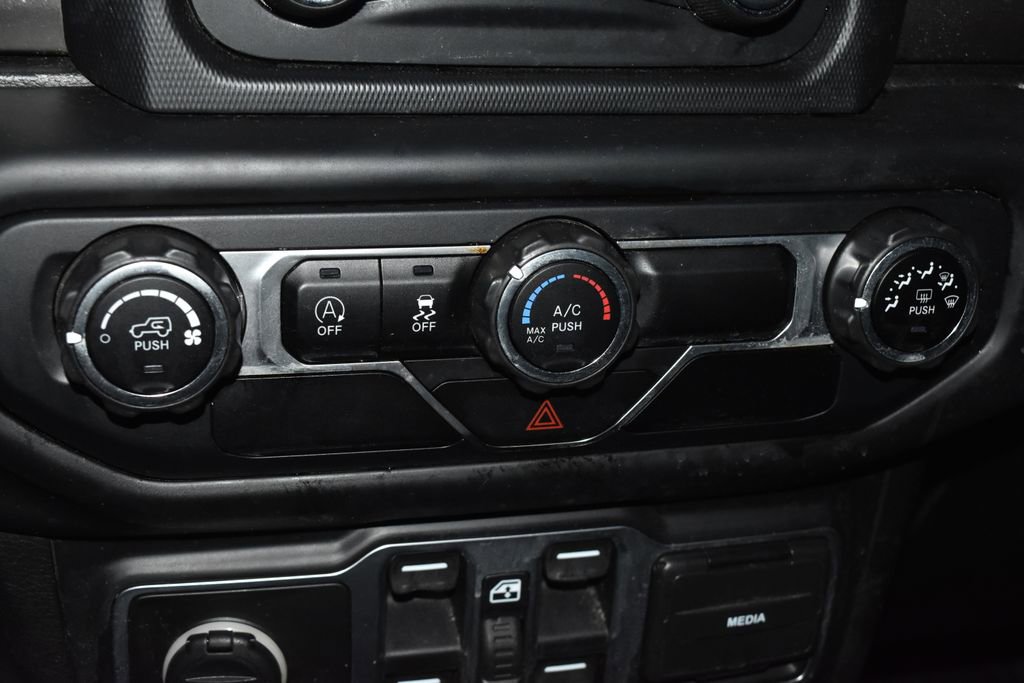 Used 2018 Jeep Wrangler Unlimited Sport S AWD/4WD image 11