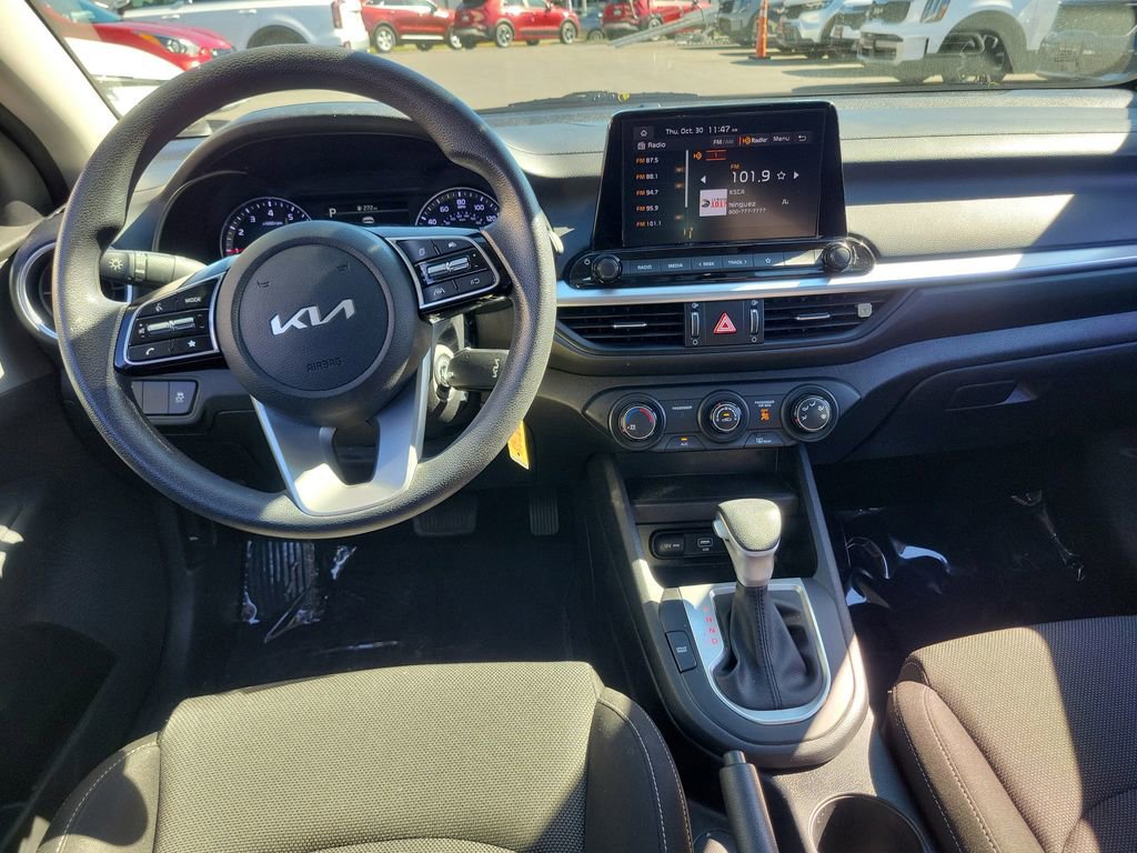 Used 2023 Kia Forte LXS w/ LXS Technology Package image 9