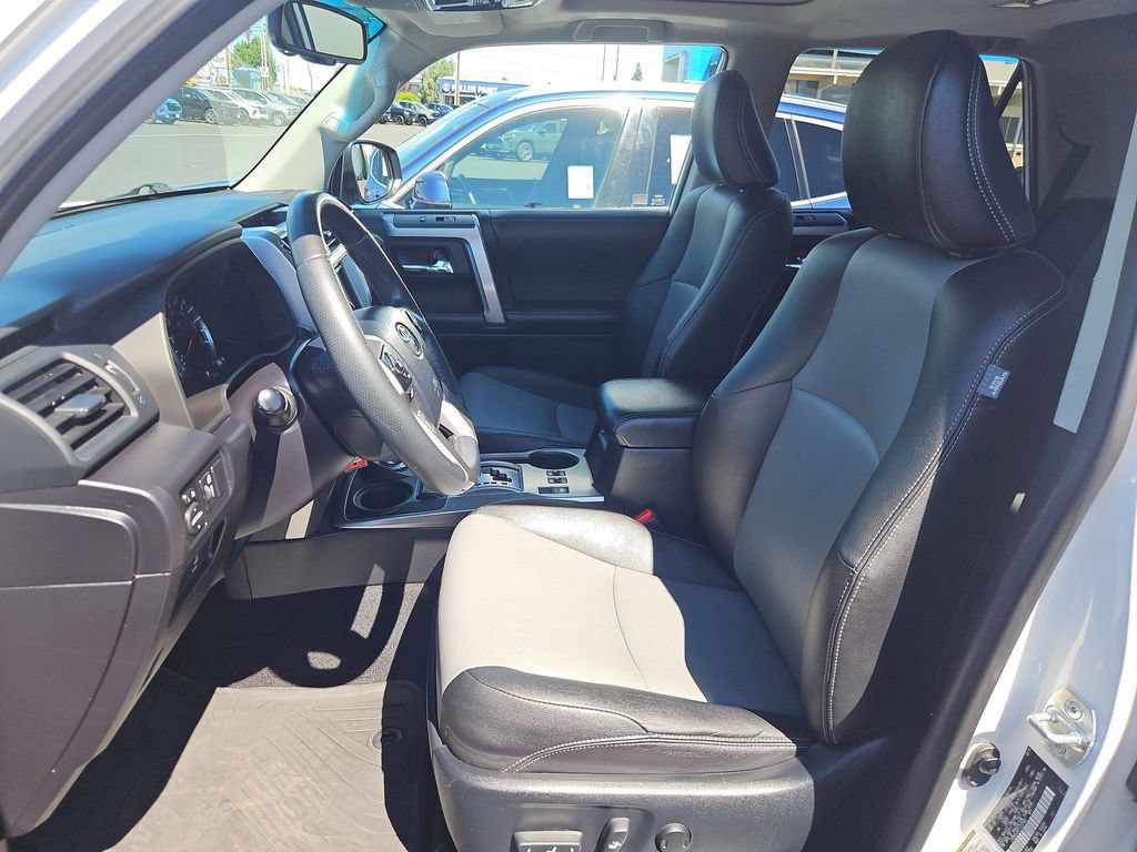 Used 2015 Toyota 4Runner SR5 Premium AWD/4WD image 21