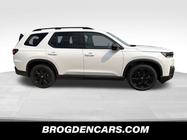 New 2026 Honda Pilot Black Edition image 2