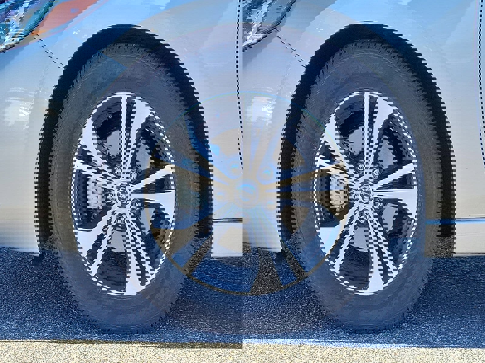 Used 2023 Nissan Sentra SV image 24