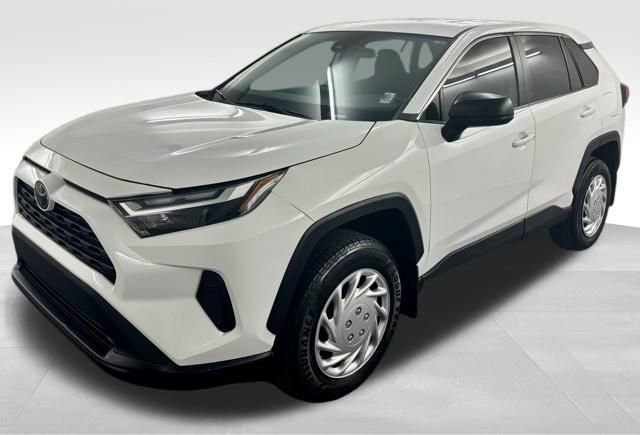 Used 2023 Toyota RAV4 LE image 4