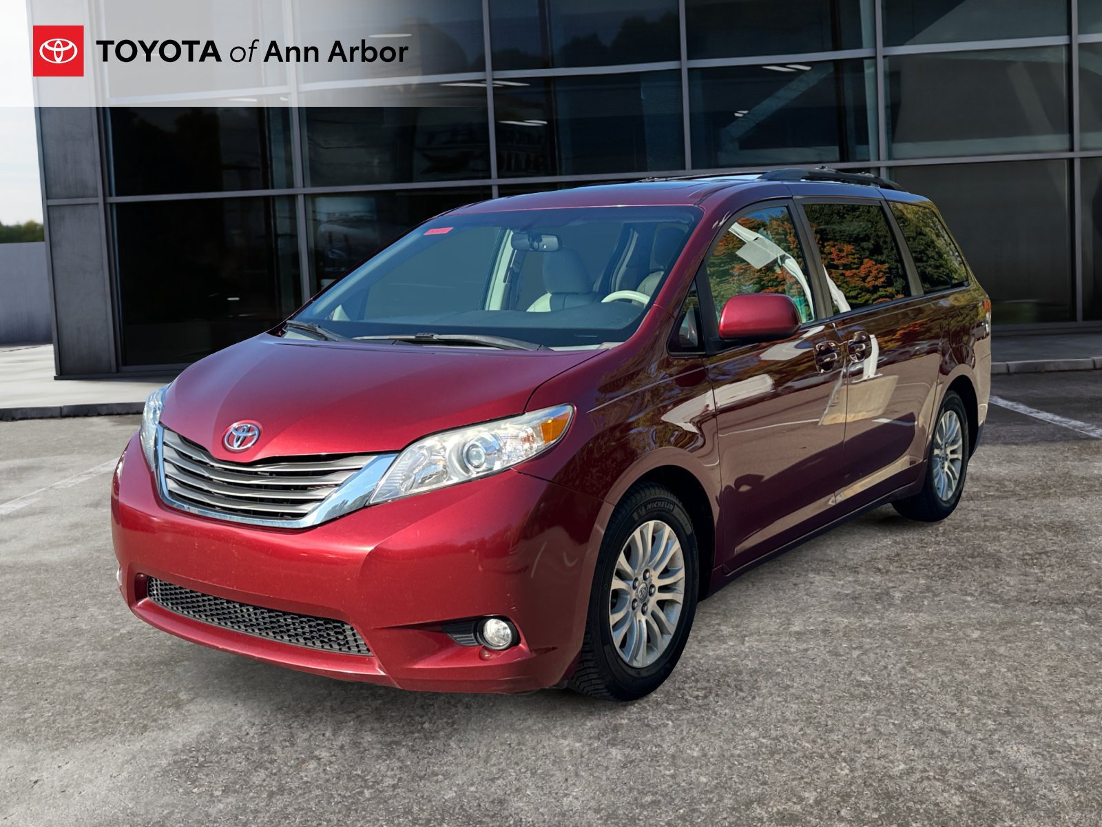 Used 2012 Toyota Sienna XLE FWD image 9