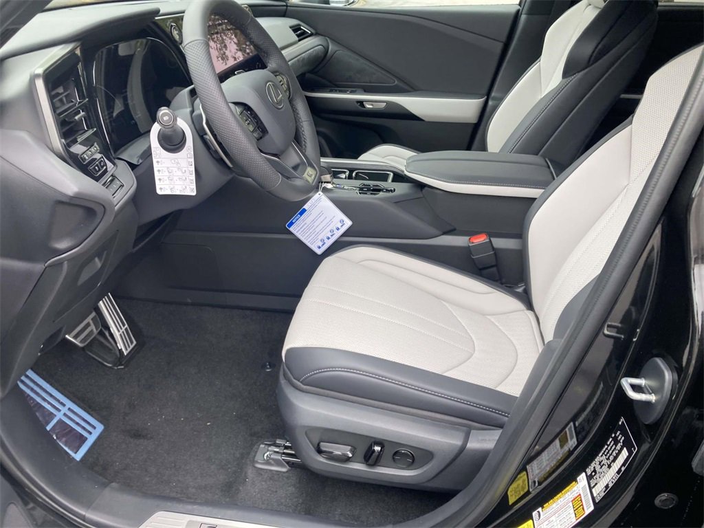 New 2026 Lexus TX 500h AWD image 13