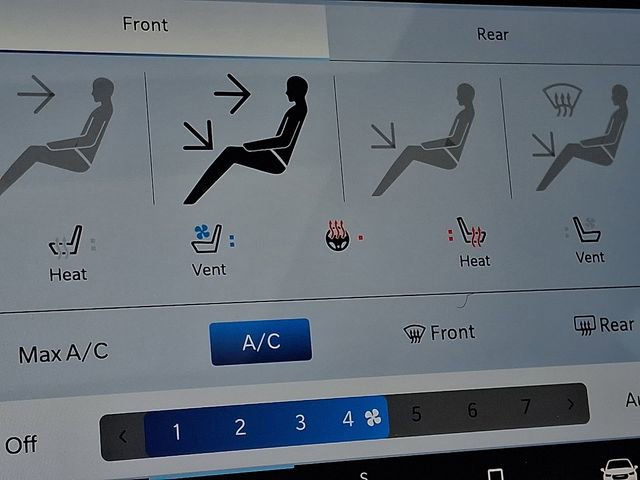Used 2024 Chrysler Pacifica Pinnacle FWD image 30