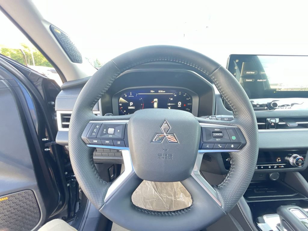 Used 2025 Mitsubishi Outlander SE FWD image 14