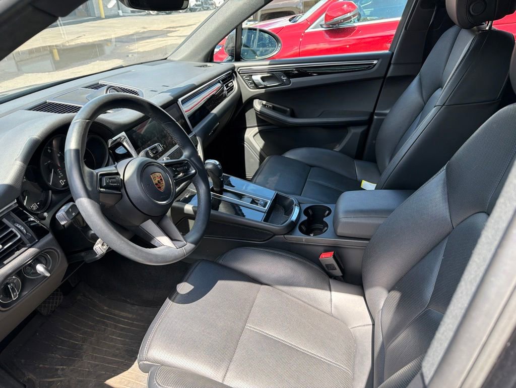 Used 2023 Porsche Macan AWD/4WD image 6