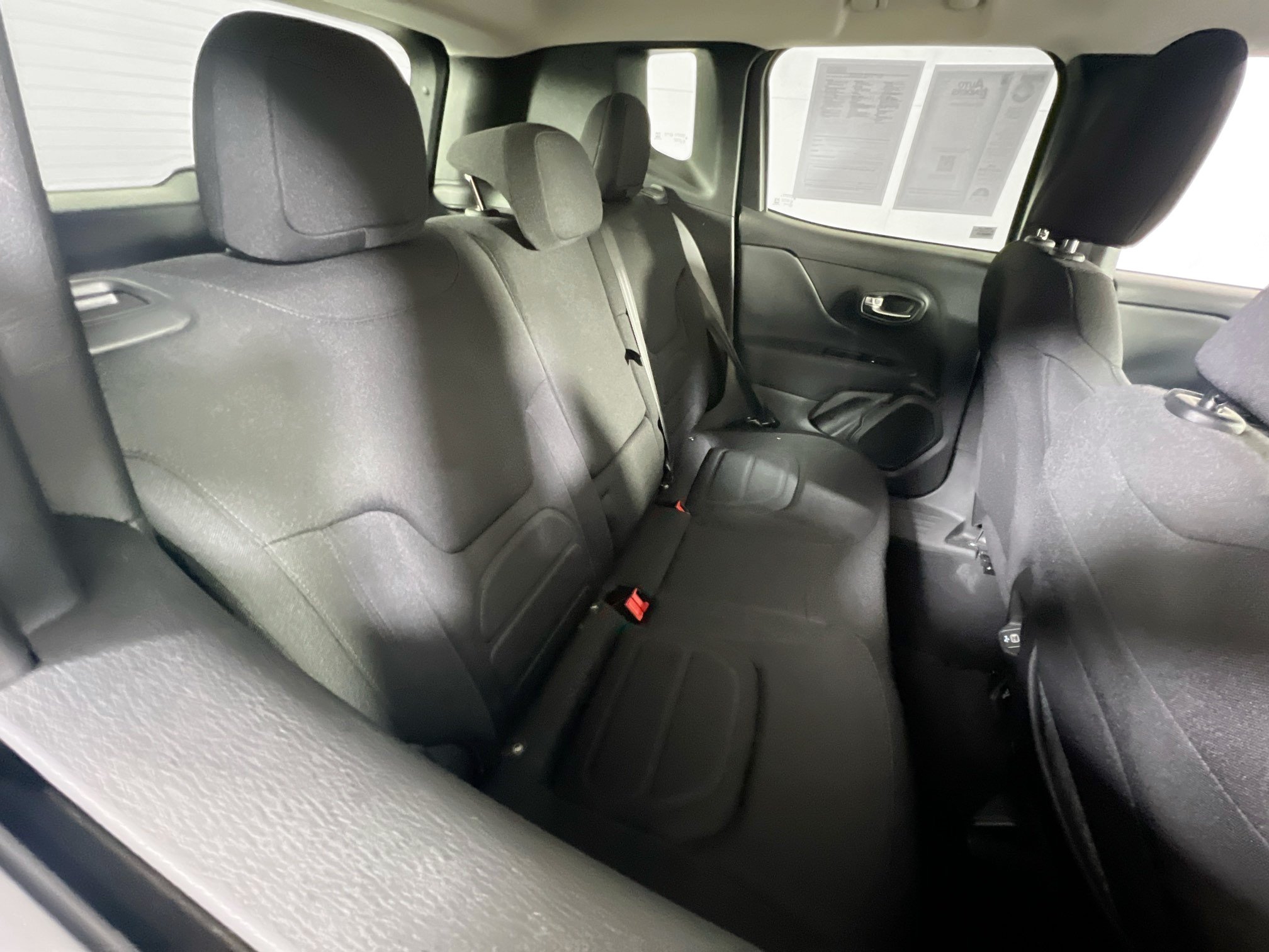 Used 2022 Jeep Renegade Latitude w/ Convenience Group AWD/4WD image 26