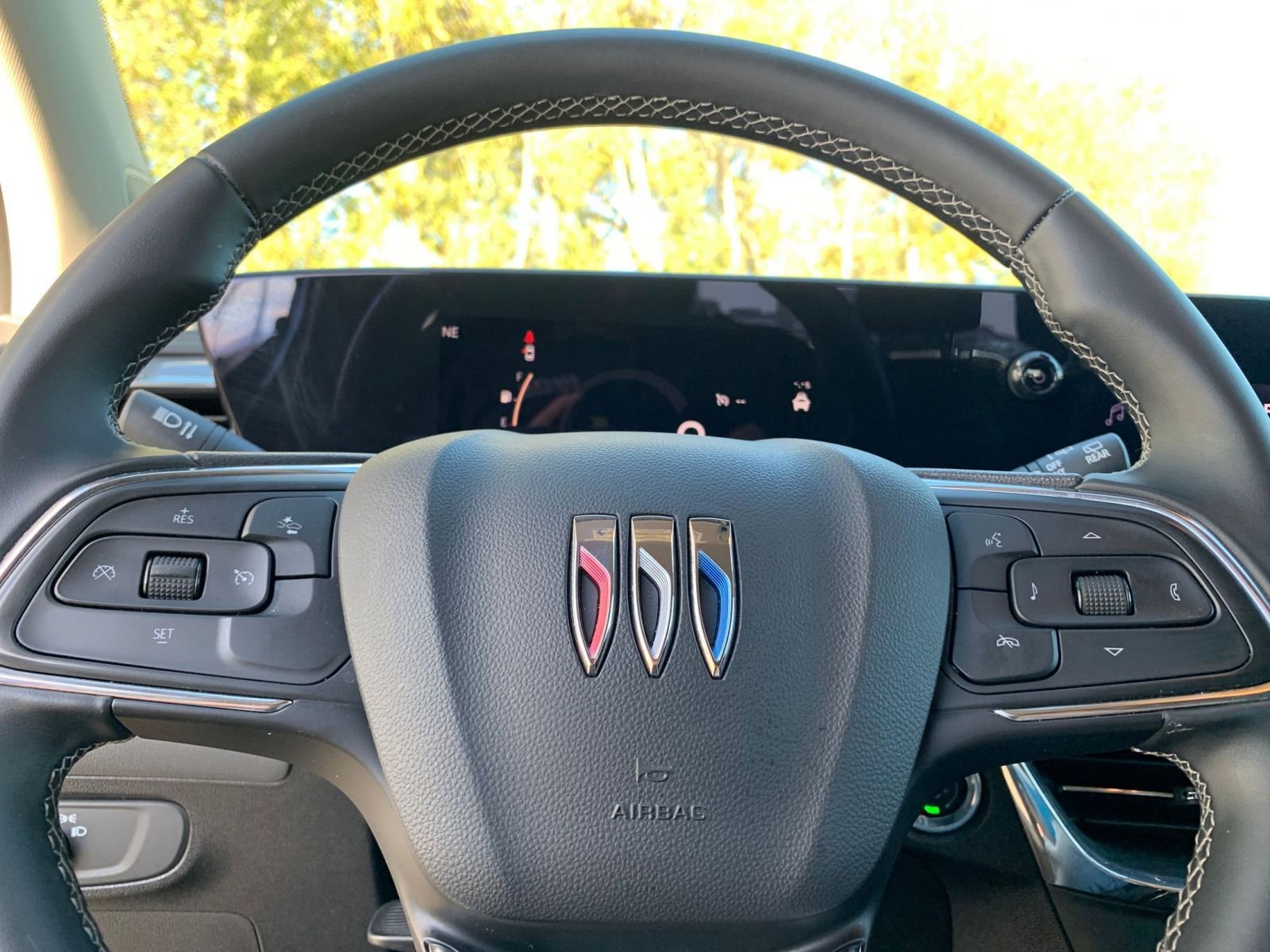 Used 2025 Buick Encore GX Preferred image 25