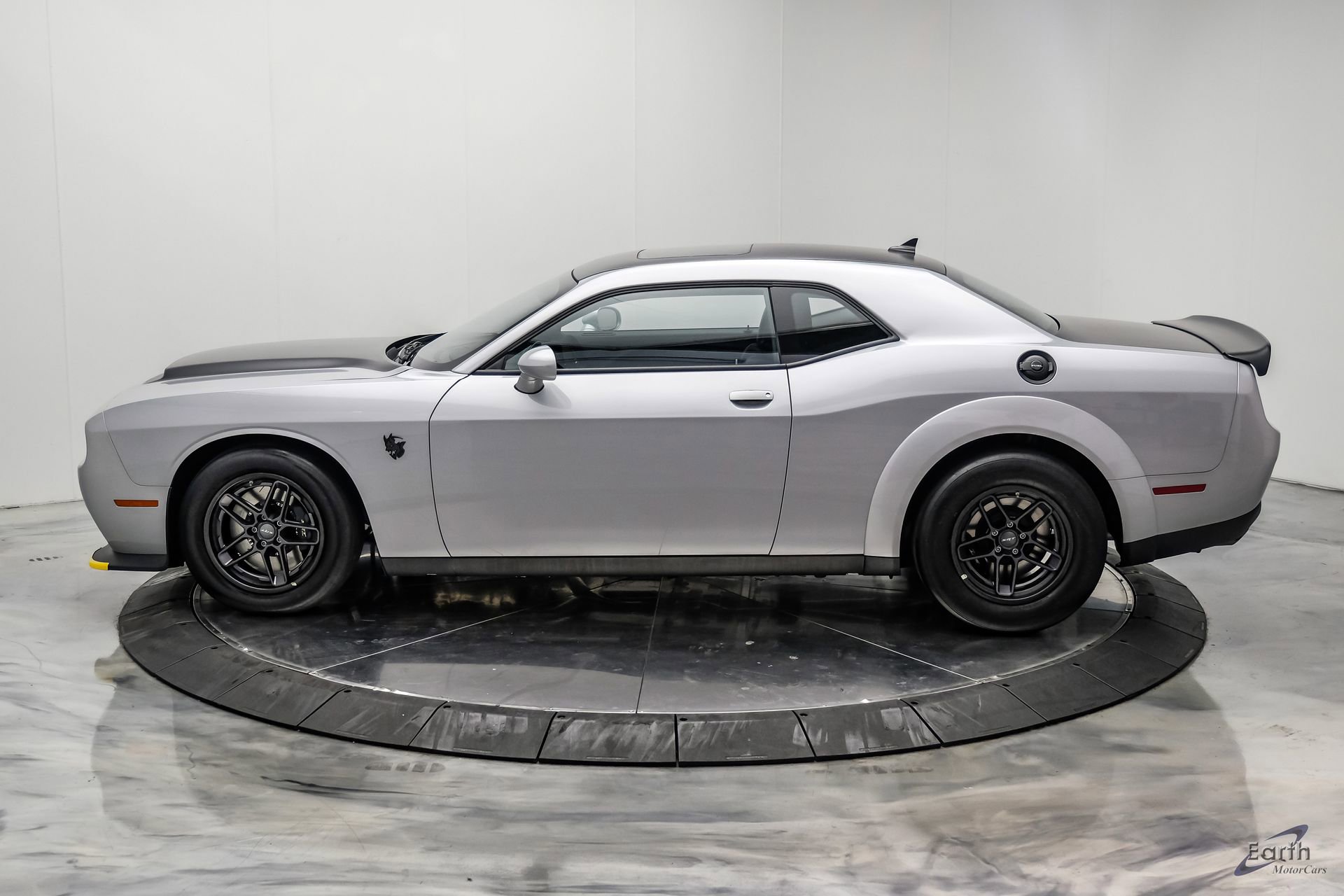 Used 2023 Dodge Challenger SRT Hellcat Redeye RWD image 9