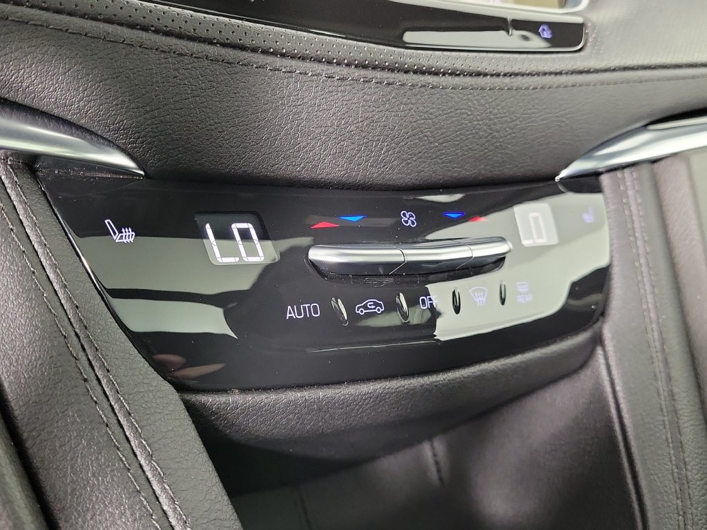 Used 2024 Cadillac XT6 Luxury FWD image 27