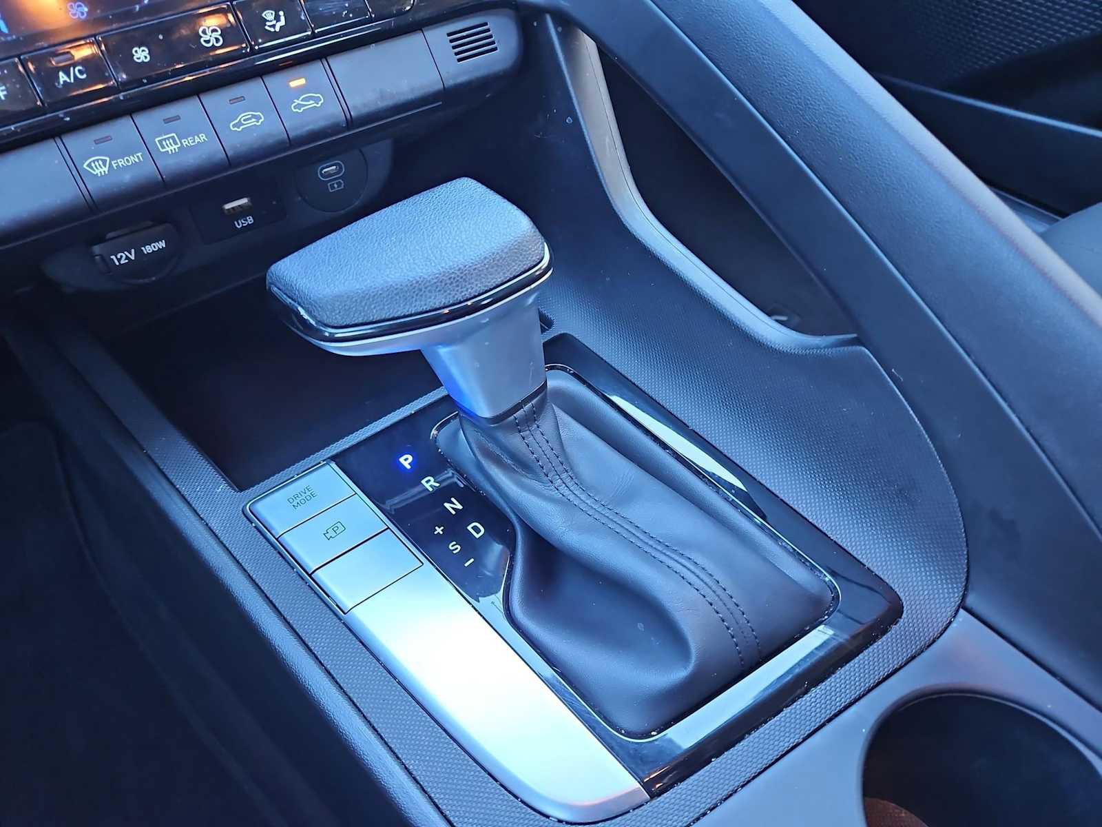 Used 2024 Hyundai Elantra SEL image 32