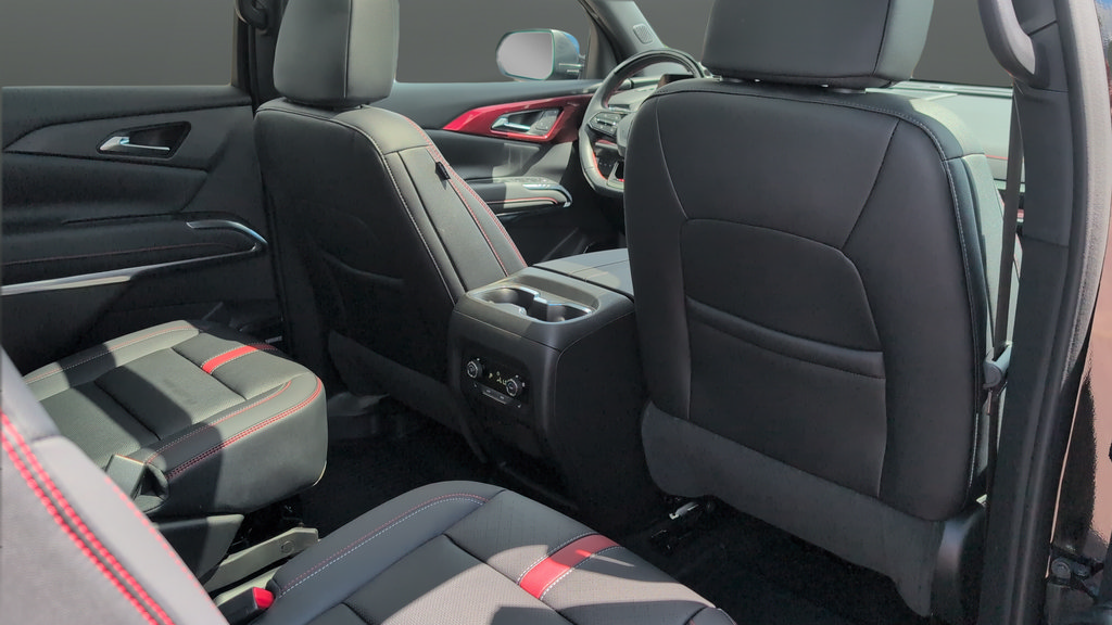 Used 2026 Chevrolet Traverse RS w/ LPO, Floor Liner Package AWD/4WD image 29