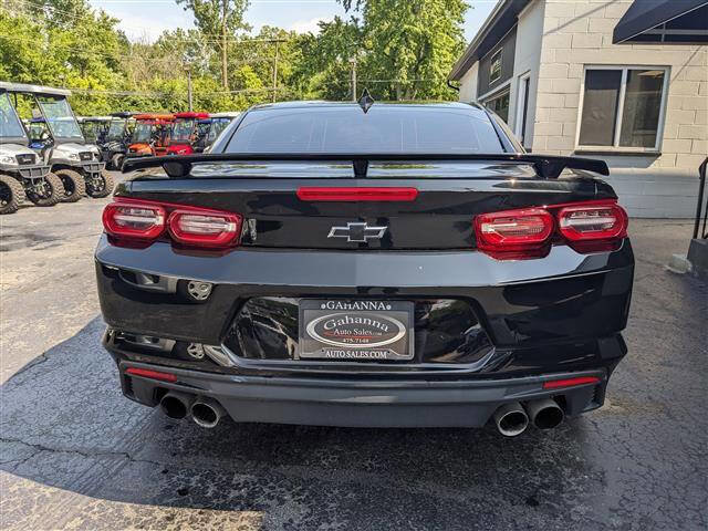 Used 2023 Chevrolet Camaro LT w/ Technology Package image 4