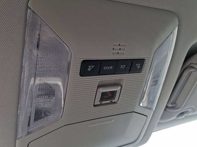 Used 2024 Toyota RAV4 XLE AWD/4WD image 27