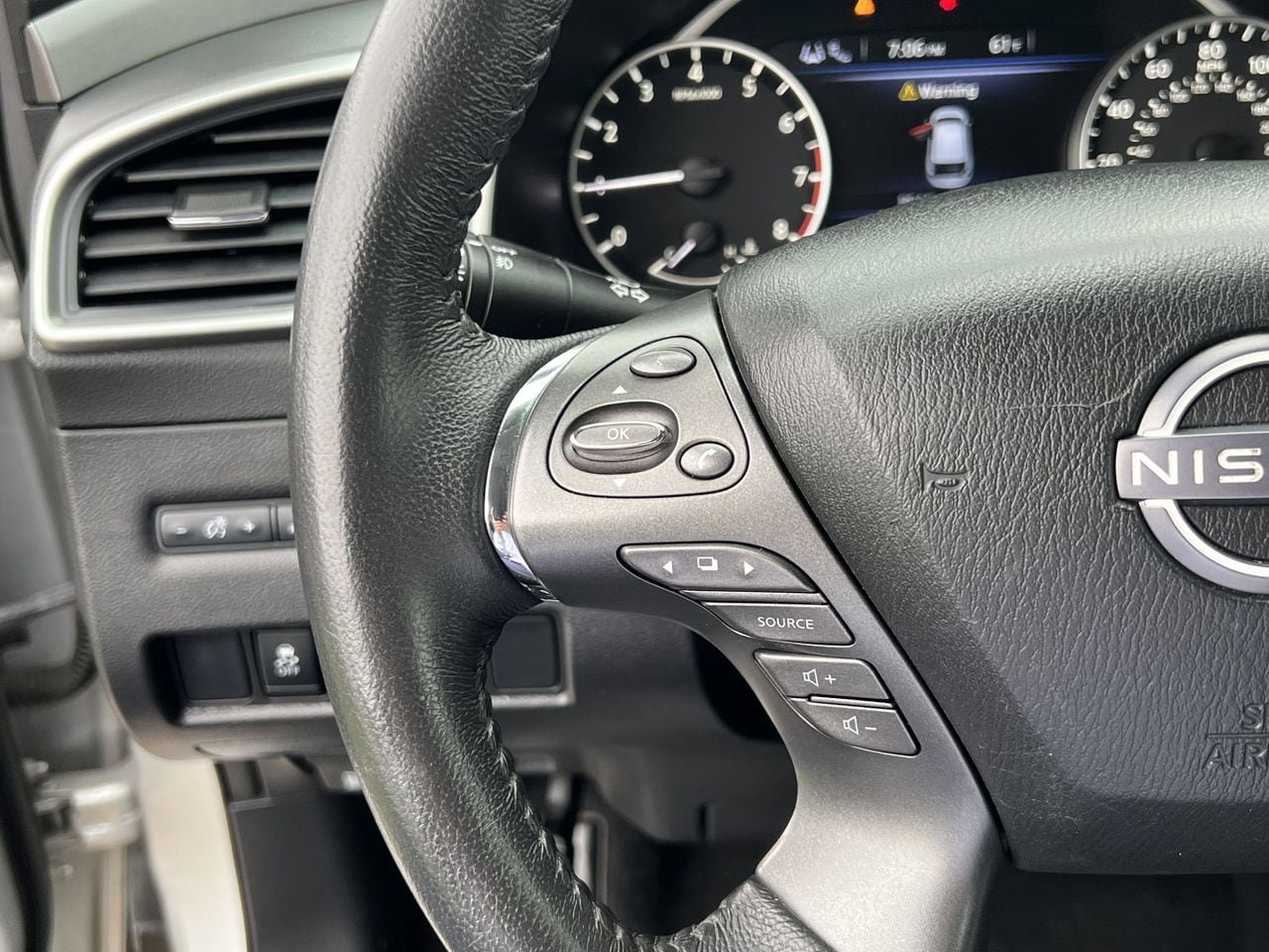 Used 2023 Nissan Murano SV AWD/4WD image 10