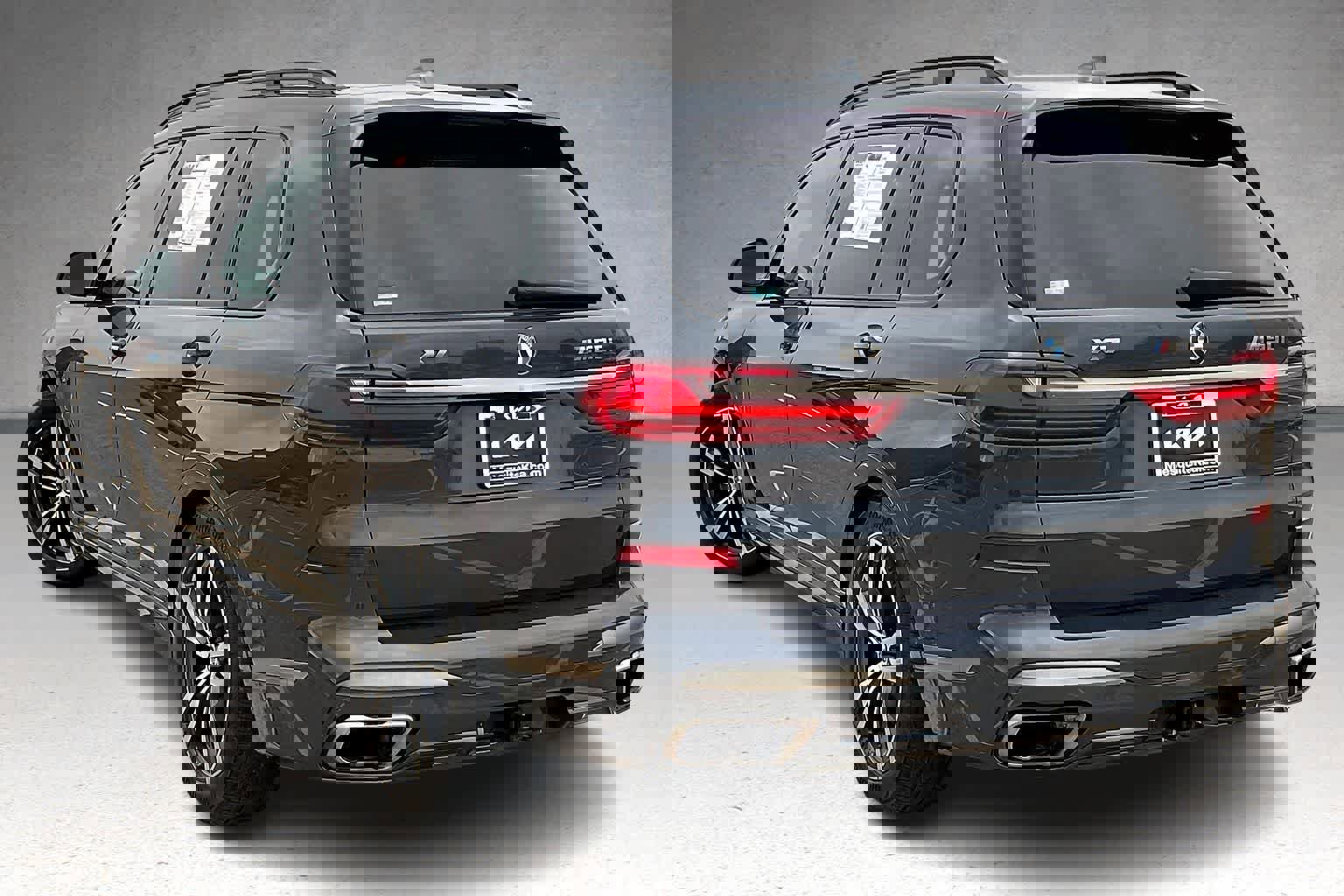 Used 2020 BMW X7 M50i image 4