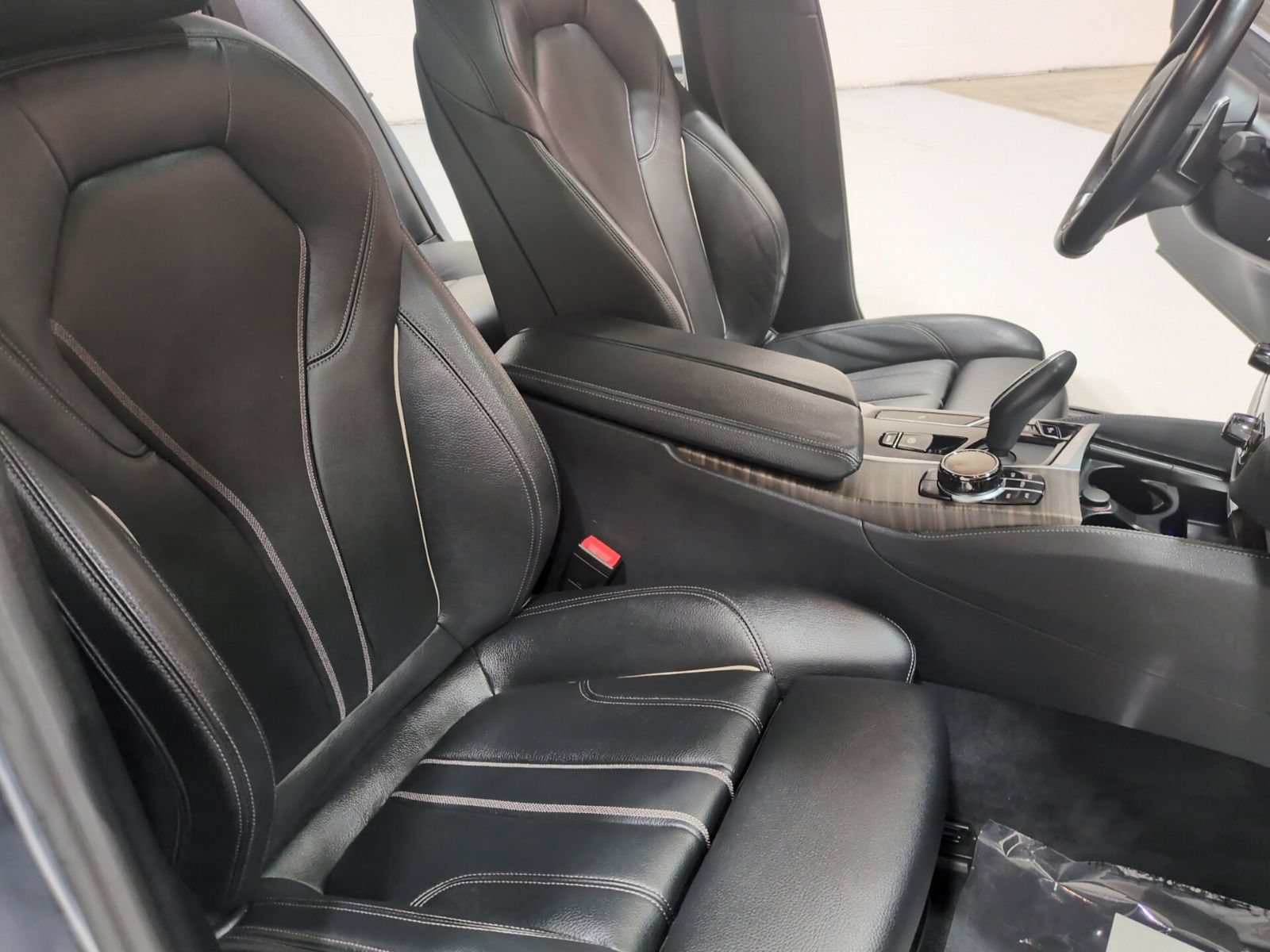 Used 2023 BMW 540i xDrive w/ Executive Package AWD/4WD image 12