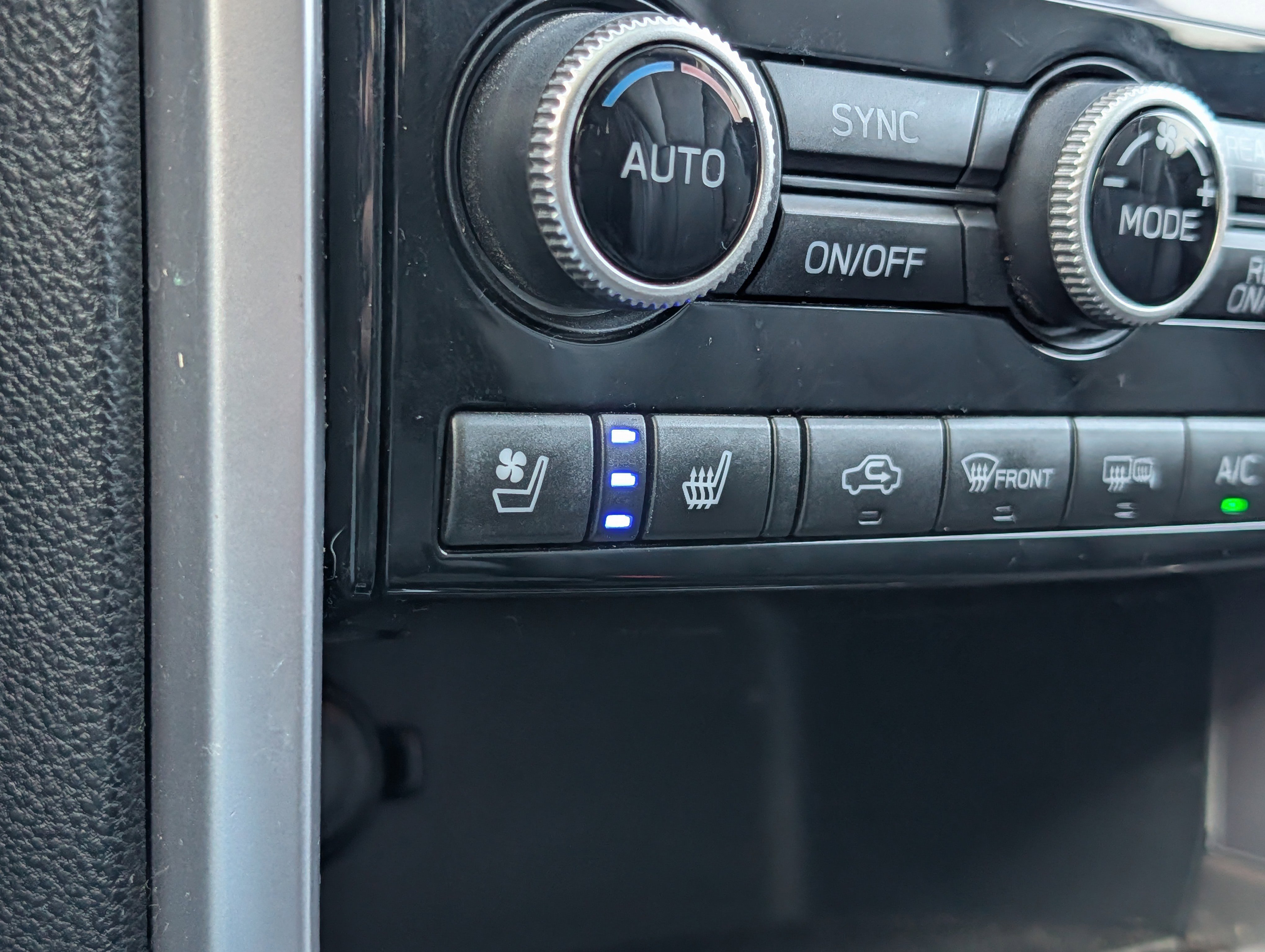 Used 2022 Subaru Ascent Touring image 33