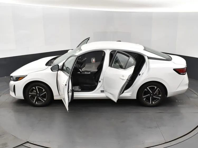 Used 2024 Nissan Sentra SV FWD image 7
