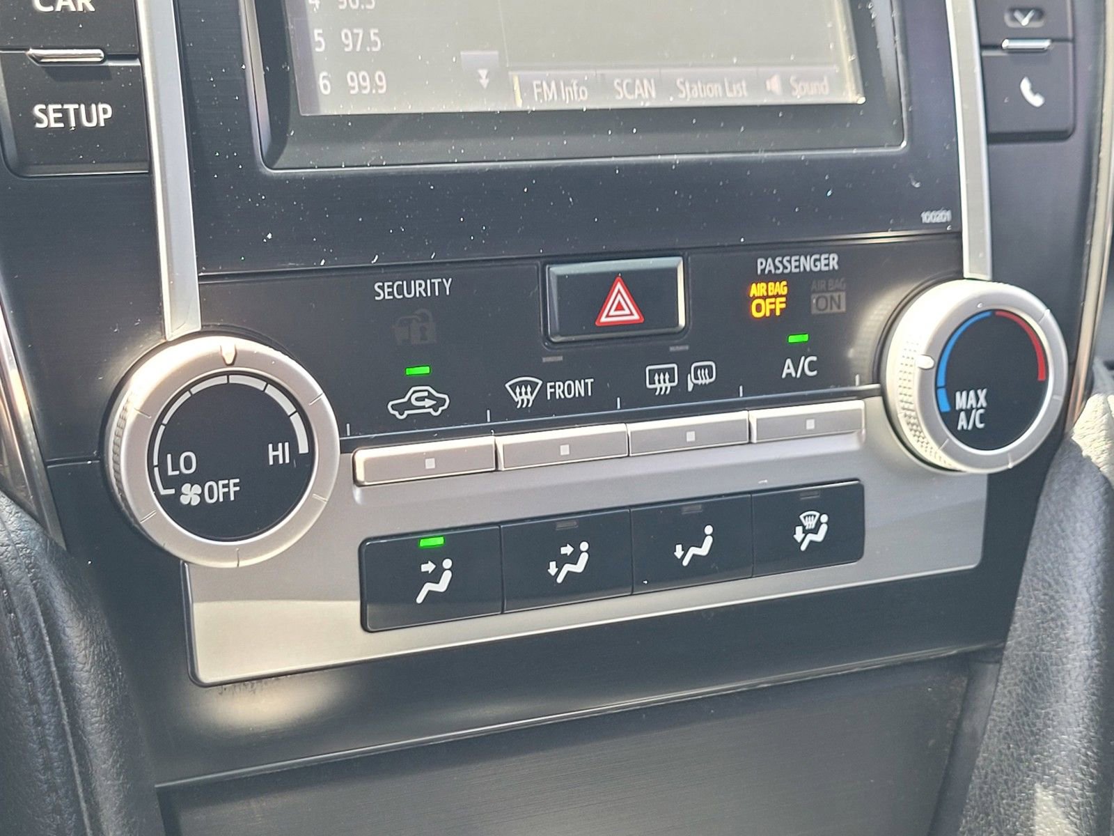 Used 2014 Toyota Camry SE w/ Fleet Convenience Package FWD image 19