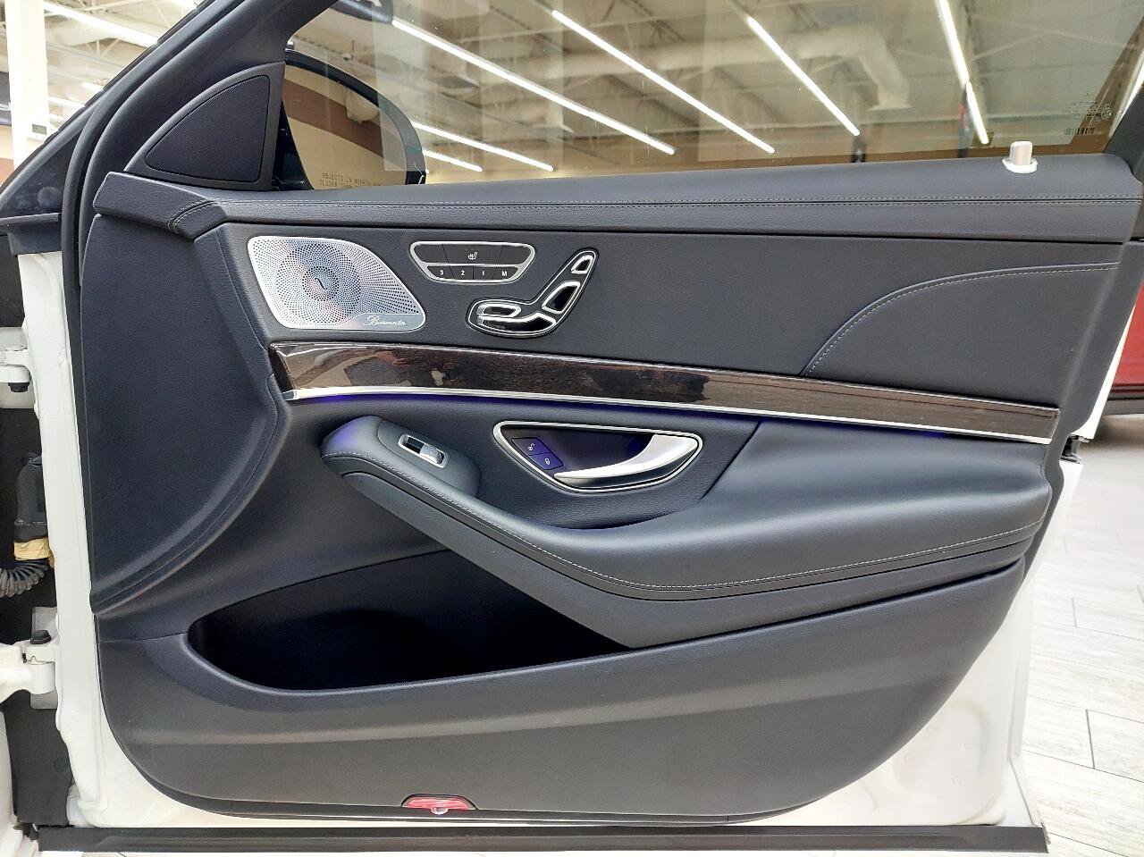 Used 2015 Mercedes-Benz S 550 Sedan image 16