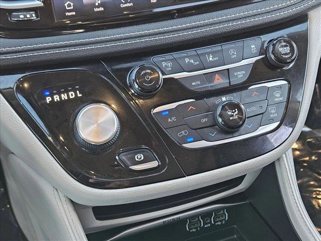 Used 2022 Chrysler Pacifica Limited image 13